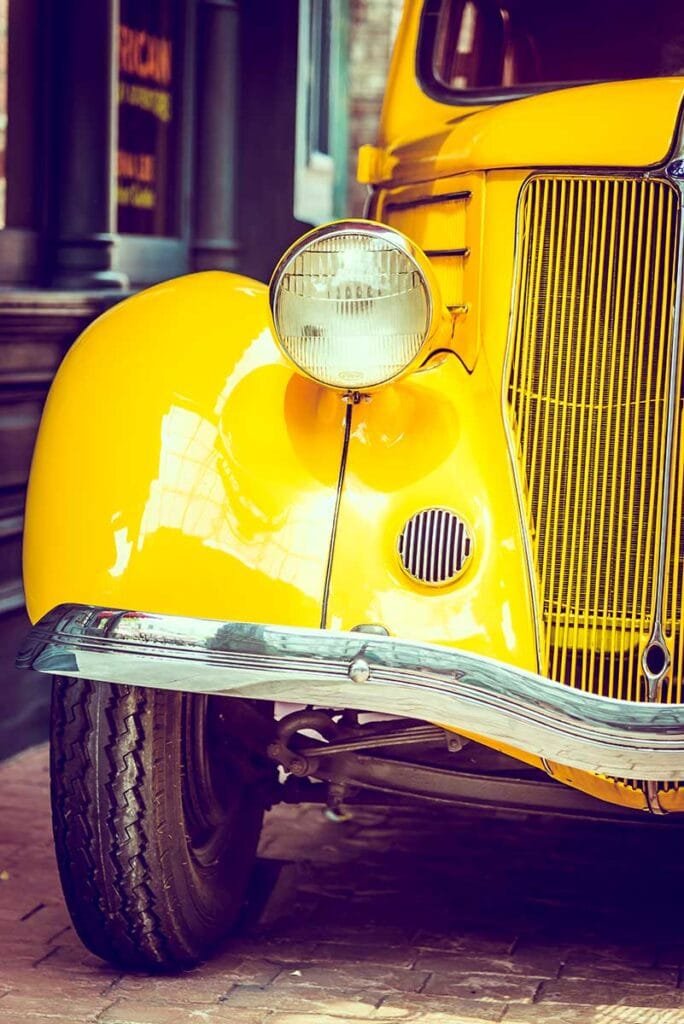 yellow-retro-car-about us-banner